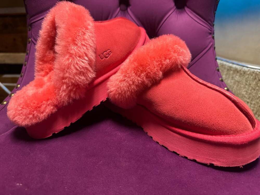 UGG Women's Disquette Comfortable Platform Slippers pink red size 8 NWOB